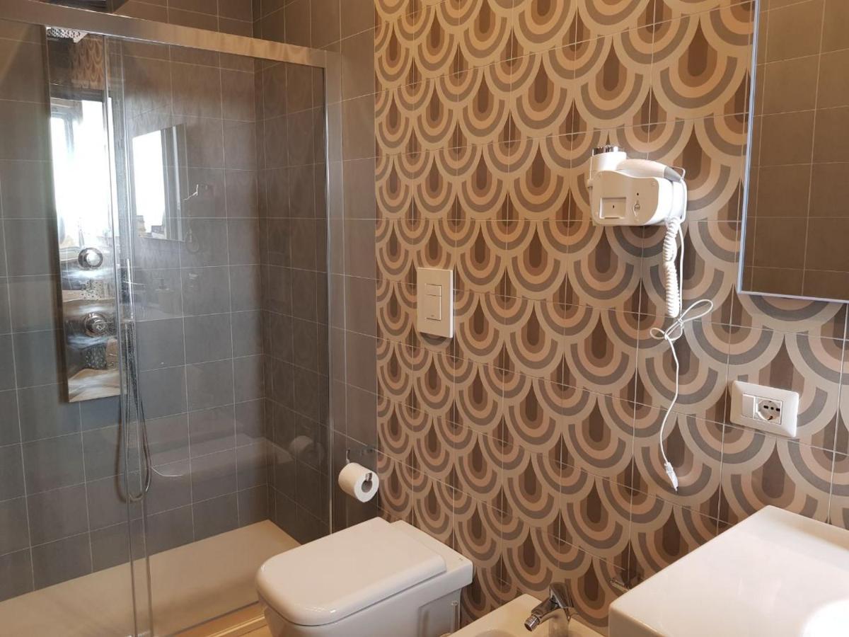 Euforia Napoli - Tre Sedi - Three Locations Bed & Breakfast Екстериор снимка