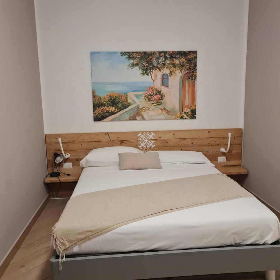 Euforia Napoli - Tre Sedi - Three Locations Bed & Breakfast Стая снимка